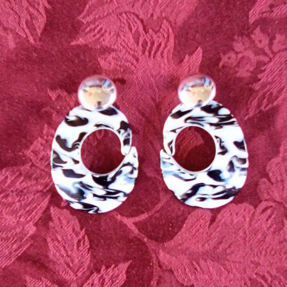 Vintage Marble Patterned Earrings - image 1